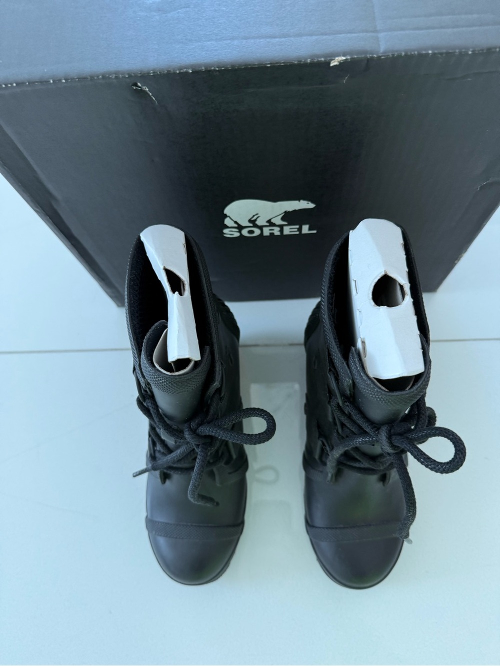 SOREL Brand New with original box
Black Women's Lace-Up Platform Rain Boot - Picture 6 of 12